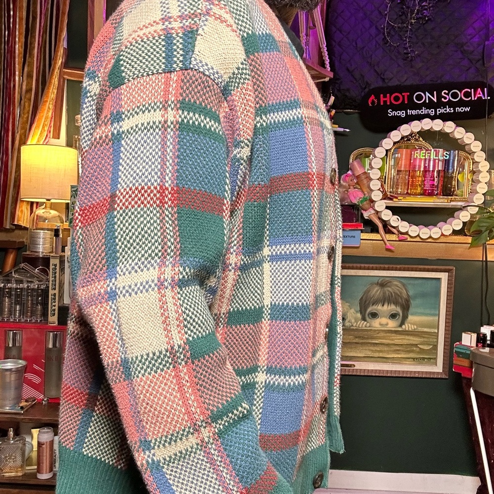 Abercrombie & Fitch Plaid Cardigan in Green and Red - Picture 2 of 11
